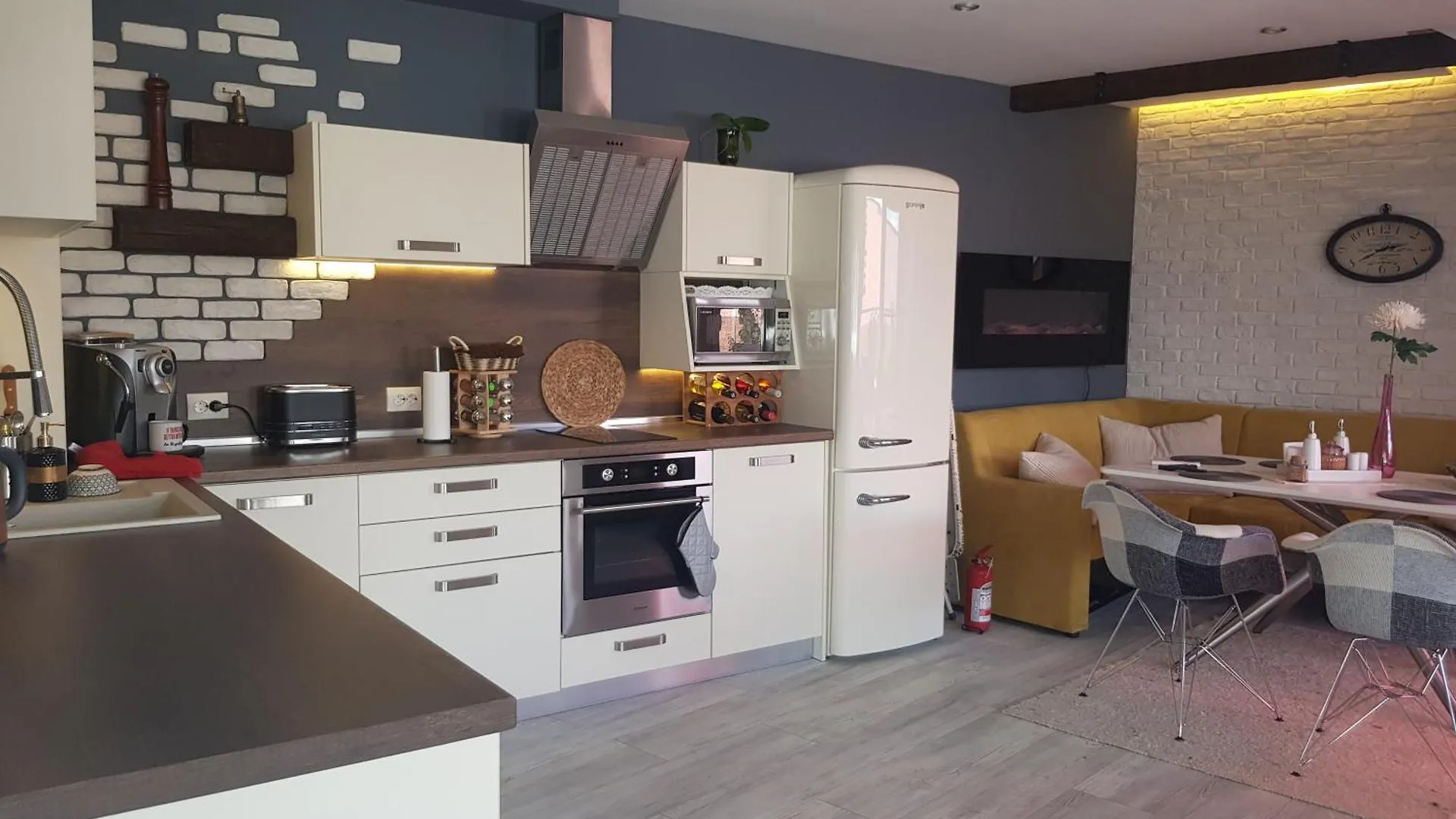 Синьо Лято Burgas Appartement