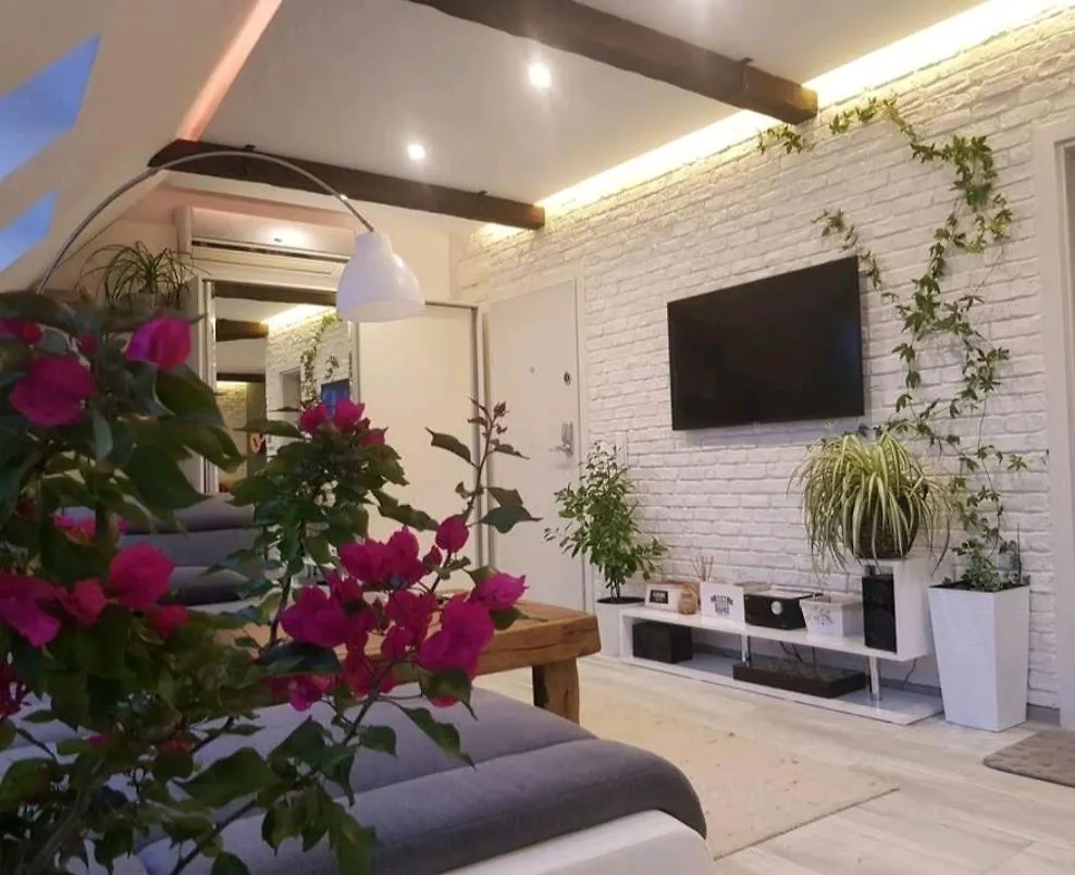 Синьо Лято Burgas Apartment